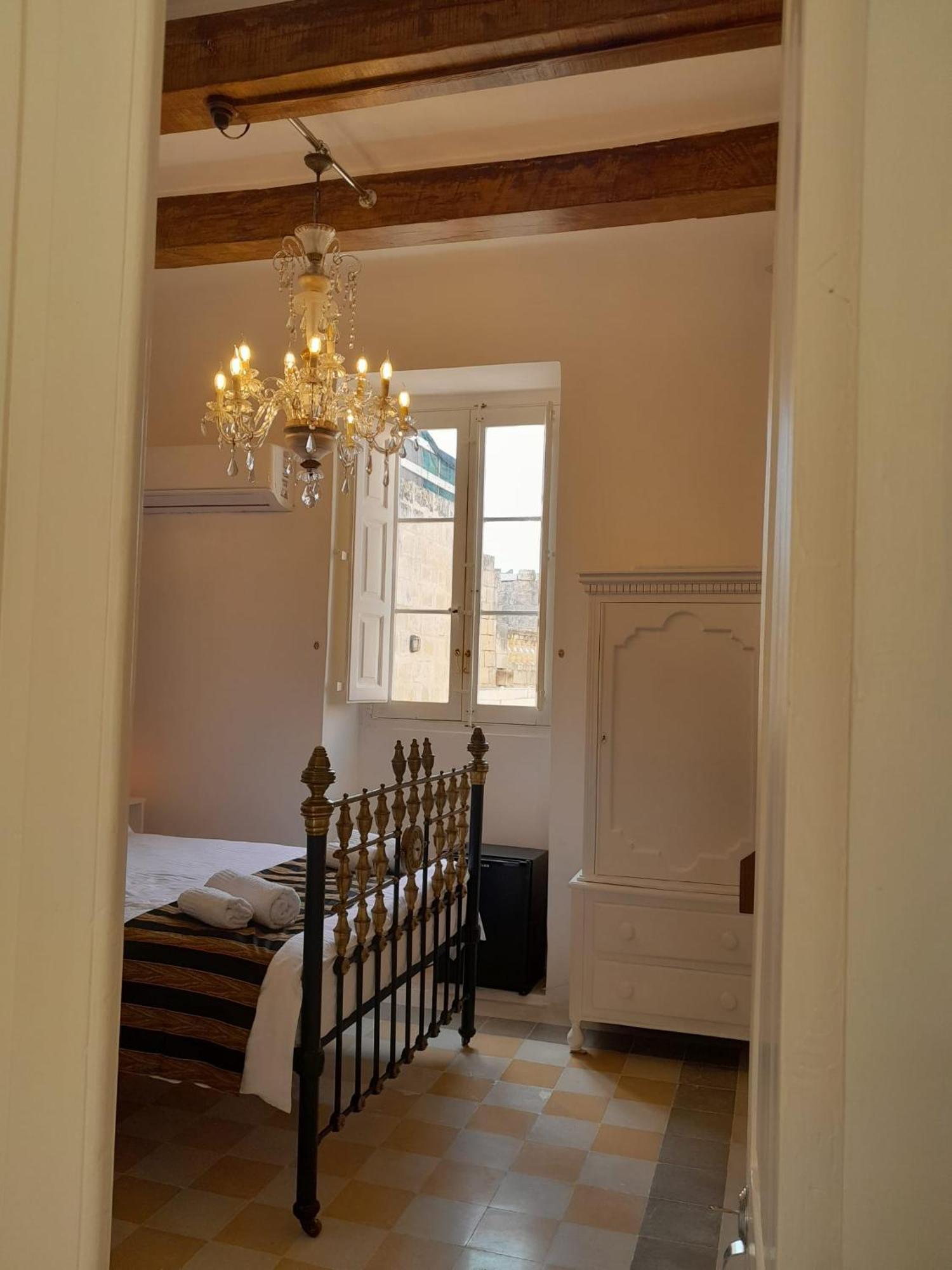 Charming Town House In Cospicua, Valperga Rooms 외부 사진