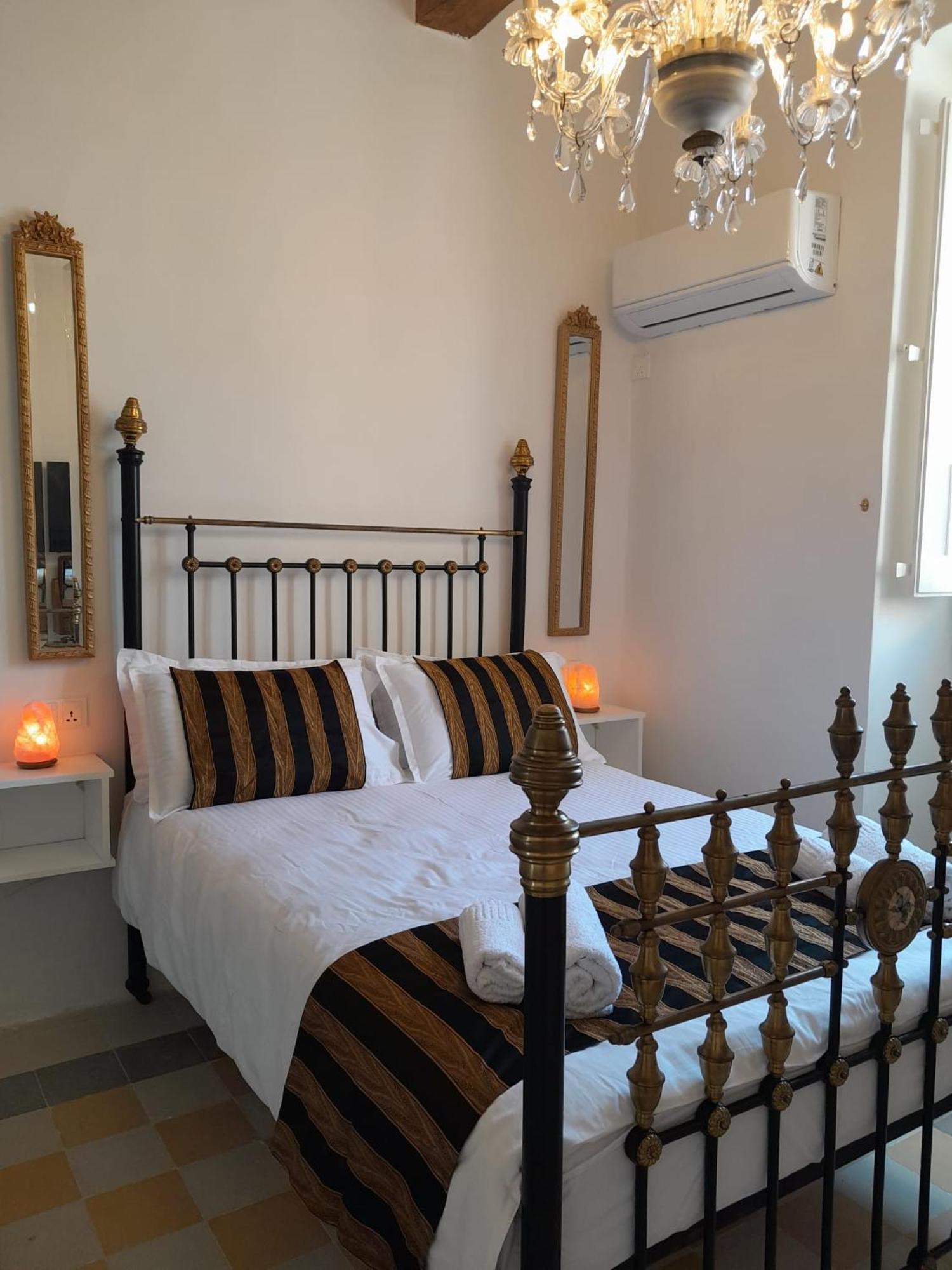 Charming Town House In Cospicua, Valperga Rooms 외부 사진