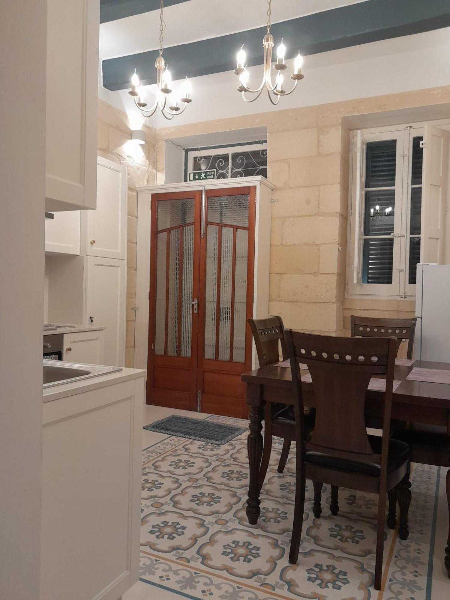 Charming Town House In Cospicua, Valperga Rooms 외부 사진